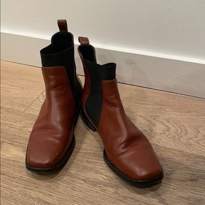 Everlane Chelsea boots